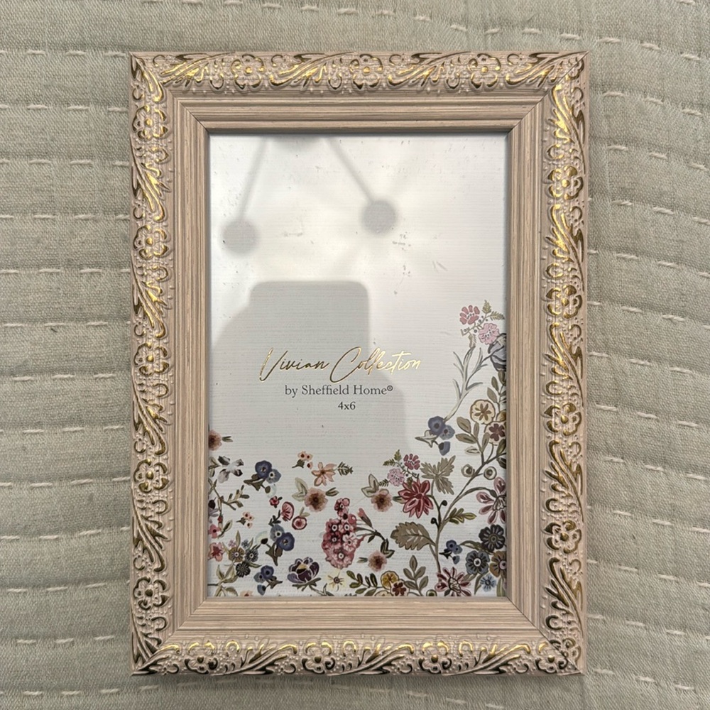 Pink-ish Wood and Gold Picture Frame - 4x6 - Sheffield Home